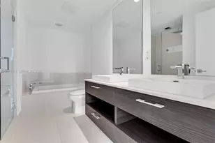 45 SW 9th St, Miami, FL 33130 - Photo 18