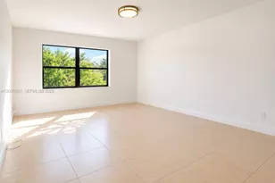 8290 Lake Dr, Doral, FL 33166 - Photo 14