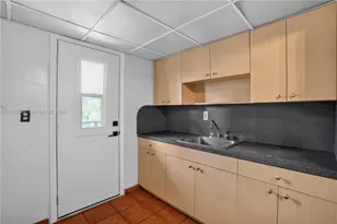 3240 Mary St, Miami, FL 33133 - Photo 16