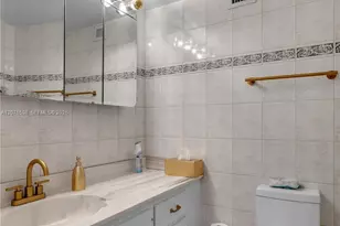 4101 Pine Tree Dr, Miami Beach, FL 33140 - Photo 44