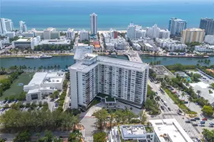 4101 Pine Tree Dr, Miami Beach, FL 33140 - Photo 18
