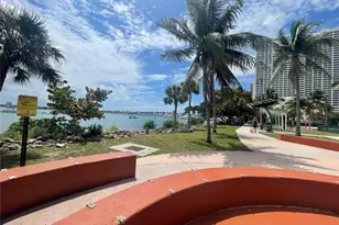 1750 N Bayshore Dr, Miami, FL 33132 - Photo 22