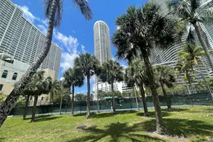 1750 N Bayshore Dr, Miami, FL 33132 - Photo 4