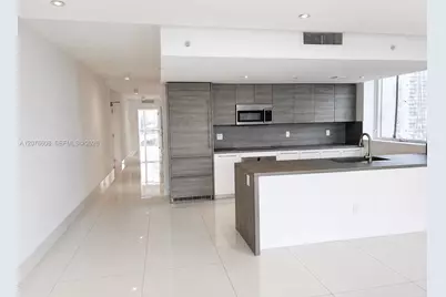 400 Sunny Isles Blvd #908, Sunny Isles Beach, FL 33160 - Photo 2