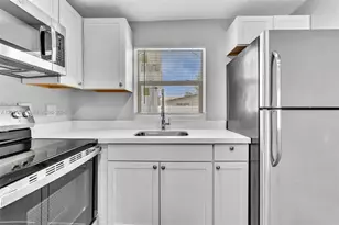 163 NW 40th St, Oakland Park, FL 33309 - Photo 14