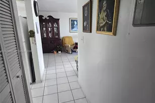 9688 Fontainebleau Blvd, Miami, FL 33172 - Photo 10