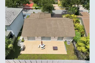 19181 NW 89th Ave, Hialeah, FL 33018 - Photo 2