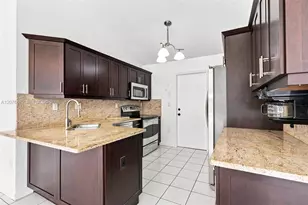 19181 NW 89th Ave, Hialeah, FL 33018 - Photo 14
