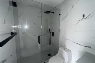 18755 NW 62nd Ave, Hialeah, FL 33015 - Photo 16