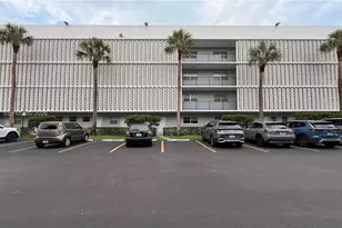 879 NE 195th St, Miami, FL 33179 - Photo 32