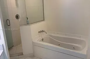 500 Brickell Ave, Miami, FL 33131 - Photo 4