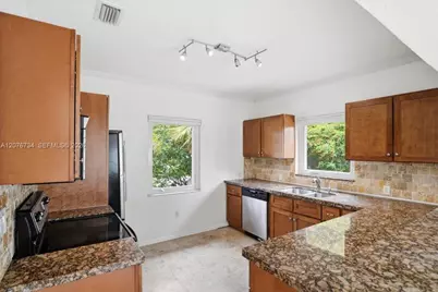 8975 Froude Ave, Surfside, FL 33154 - Photo 6
