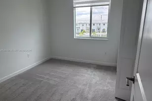 692 SE 13th Ct, Homestead, FL 33034 - Photo 10