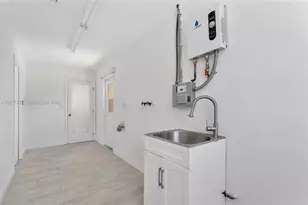 7220 NW 10th Pl, Plantation, FL 33313 - Photo 10