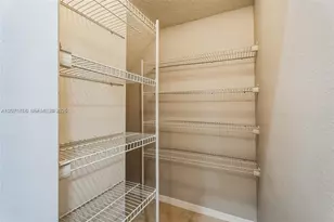 4240 NE 9th St, Homestead, FL 33033 - Photo 4