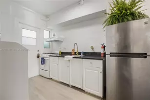 300 74th St, Miami Beach, FL 33141 - Photo 2