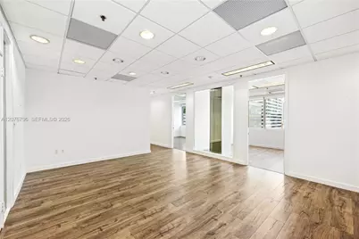 150 SE 2nd Ave #1010, Miami, FL 33131 - Photo 10