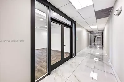 150 SE 2nd Ave #1010, Miami, FL 33131 - Photo 2