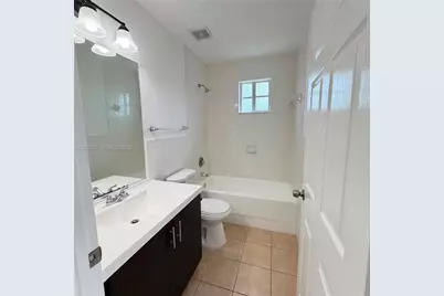 923 SE 16th Ct, Homestead, FL 33034 - Photo 12