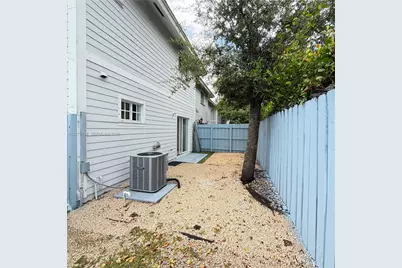 923 SE 16th Ct, Homestead, FL 33034 - Photo 20