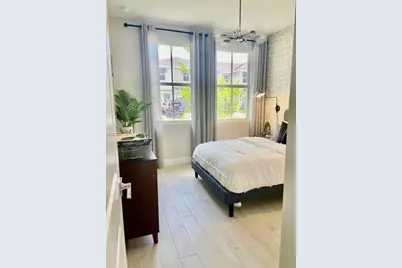 157 SW 170th Ave, Pembroke Pines, FL 33027 - Photo 10