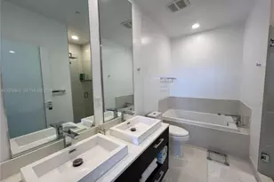 45 SW 9th St, Miami, FL 33130 - Photo 8