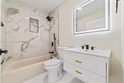 220 N 69th Ter, Hollywood, FL 33024 - Photo 32
