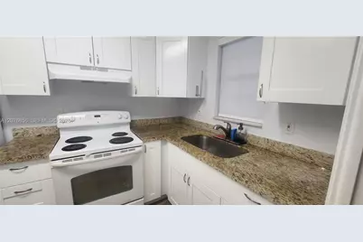 1555 N 12th Ct #8B, Hollywood, FL 33019 - Photo 14