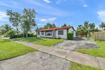 2422 NW 175th Ter #2422, Miami Gardens, FL 33056 - Photo 1