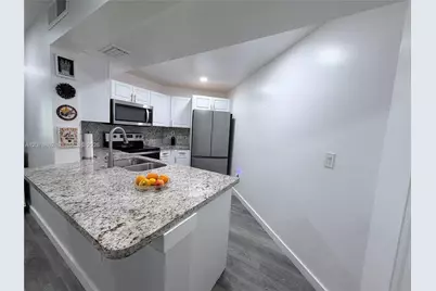9731 Fontainebleau Blvd #F108, Miami, FL 33172 - Photo 2