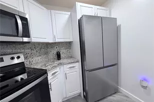 9731 Fontainebleau Blvd, Miami, FL 33172 - Photo 4