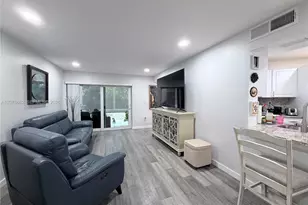 9731 Fontainebleau Blvd, Miami, FL 33172 - Photo 6