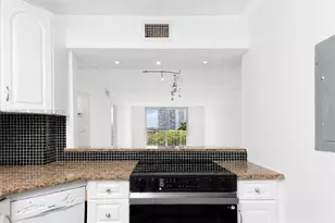 1045 10th St, Miami Beach, FL 33139 - Photo 6