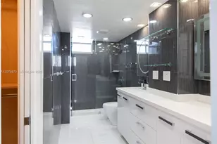 1045 10th St, Miami Beach, FL 33139 - Photo 16