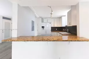 1045 10th St, Miami Beach, FL 33139 - Photo 4