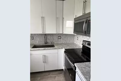 941 Crystal Lake Dr #305, Deerfield Beach, FL 33064 - Photo 2