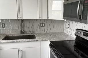 941 Crystal Lake Dr, Deerfield Beach, FL 33064 - Photo 2