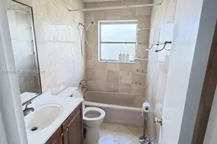 941 Crystal Lake Dr, Deerfield Beach, FL 33064 - Photo 8