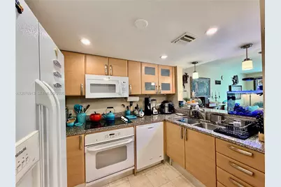 2101 Brickell Ave #1805, Miami, FL 33129 - Photo 26