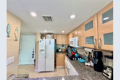 2101 Brickell Ave #1805, Miami, FL 33129 - Photo 24
