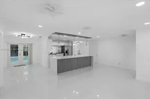 8300 SW 26th Pl, Davie, FL 33328 - Photo 10