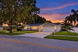 8300 SW 26th Pl, Davie, FL 33328 - Photo 2