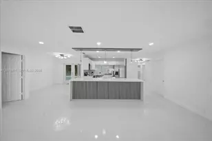 8300 SW 26th Pl, Davie, FL 33328 - Photo 6
