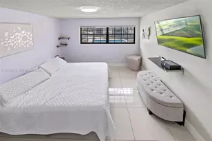 827 NE 199th St, Miami, FL 33179 - Photo 22