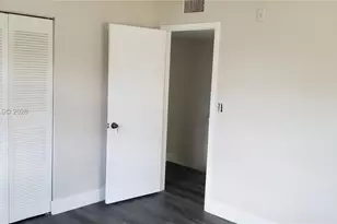 8550 SW 109th Ave, Miami, FL 33173 - Photo 16