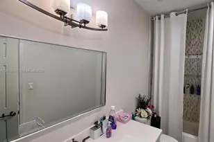 9271 NW 16th St, Pembroke Pines, FL 33027 - Photo 16