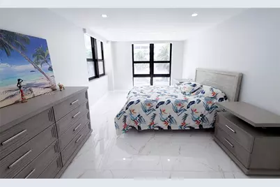 1800 Collins Ave #3H, Miami Beach, FL 33139 - Photo 8