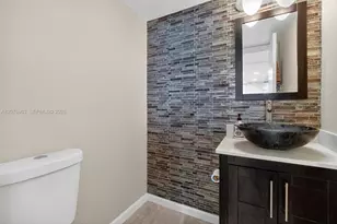 2655 Collins Ave, Miami Beach, FL 33140 - Photo 12