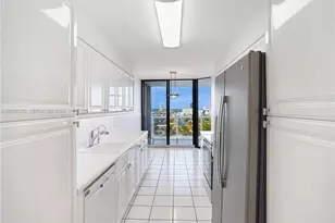 3600 Yacht Club Dr, Aventura, FL 33180 - Photo 16