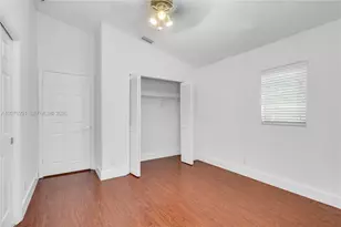 950 NW 197th Terrace, Pembroke Pines, FL 33029 - Photo 32